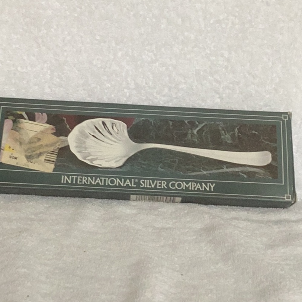 Internacional Silver Company Silver Plated Berry Spoon , 10 inches in length